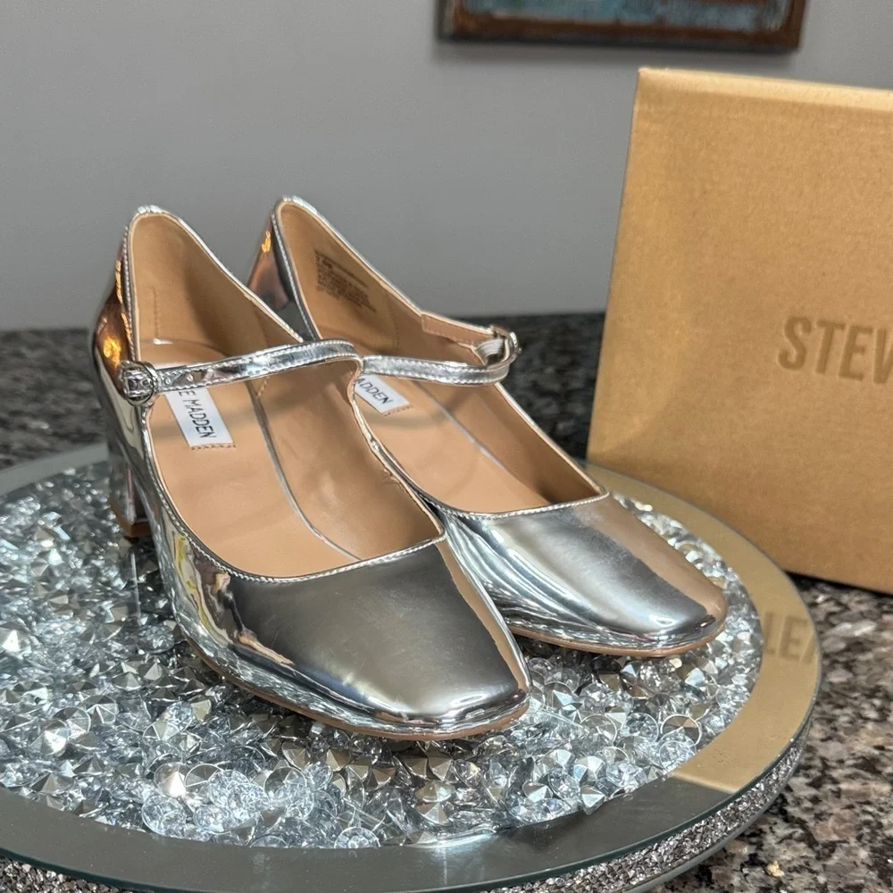 Steve Madden new box